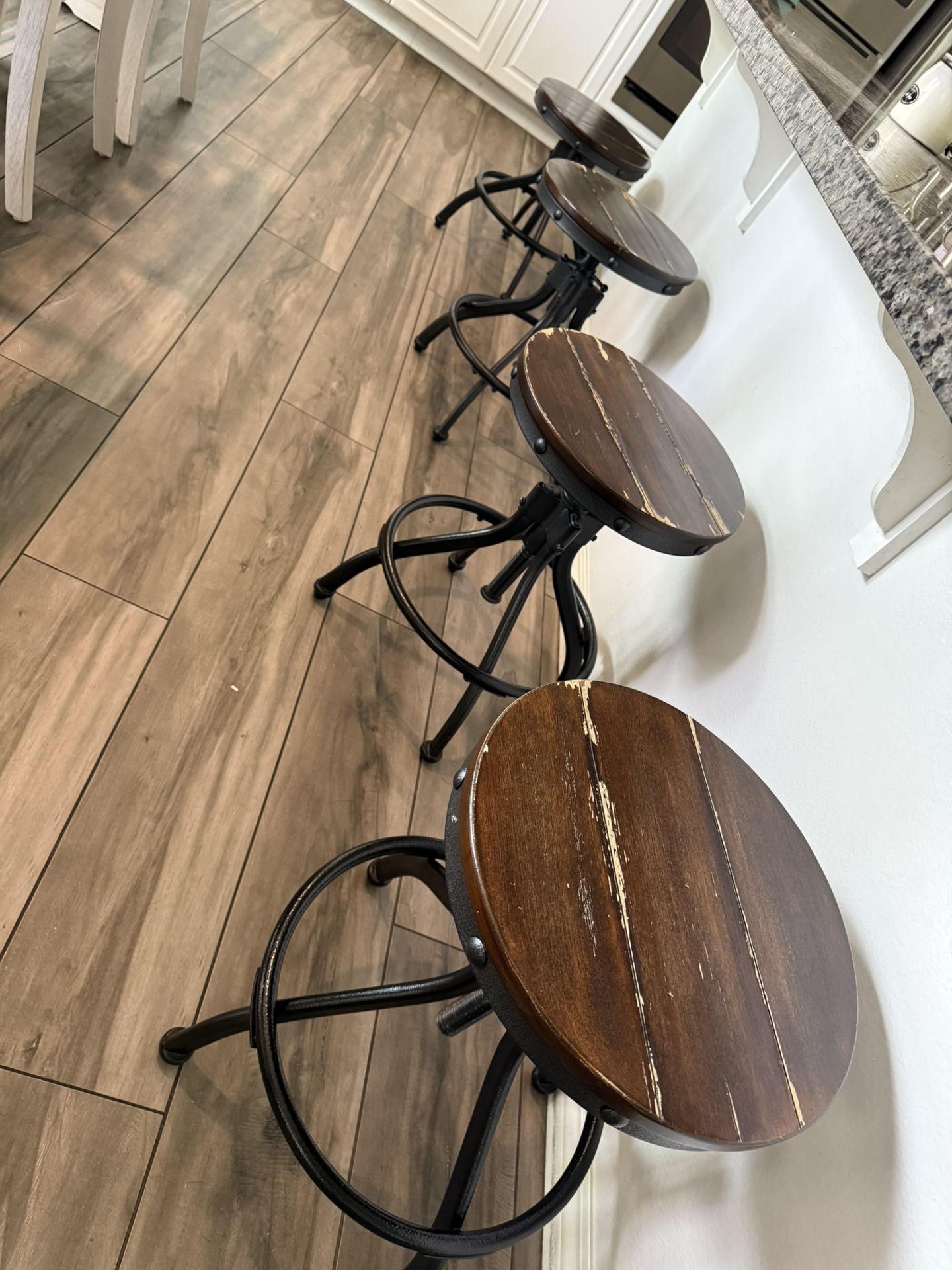 4 Bar Stools