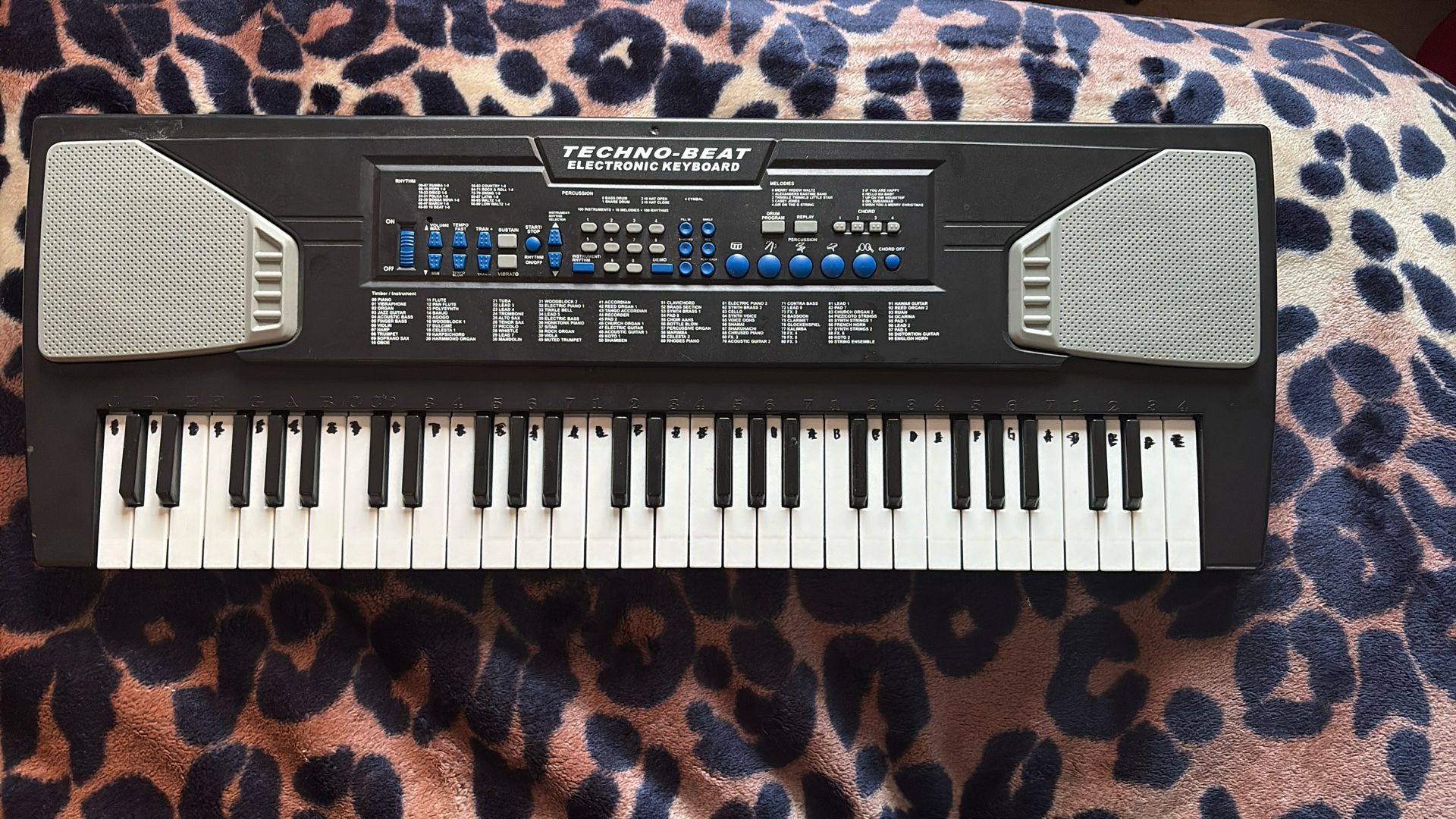 Techno Beat Electronic Keyboard -great Condition