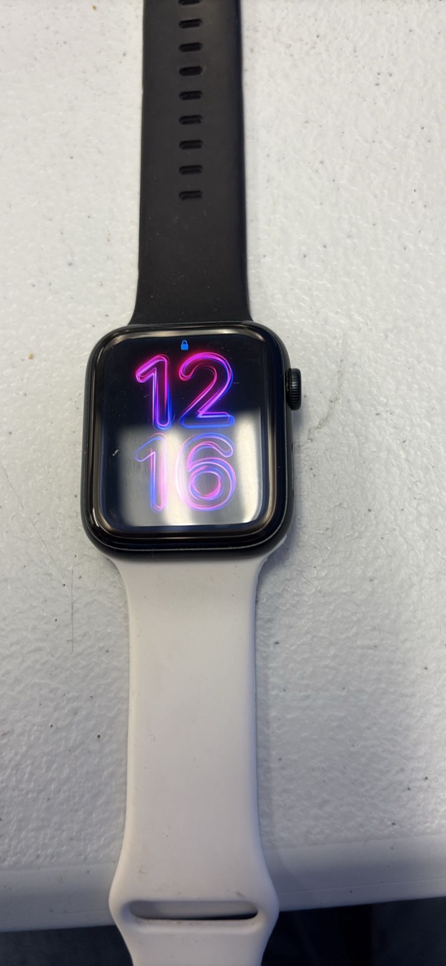 Apple Watch SE (2022)