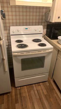 Whirlpool Stove - Electric