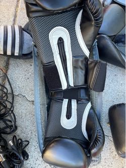 Boxing gloves