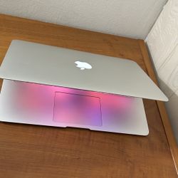 Apple MacBook Air 13” I5/8GB/256GB SSD $180