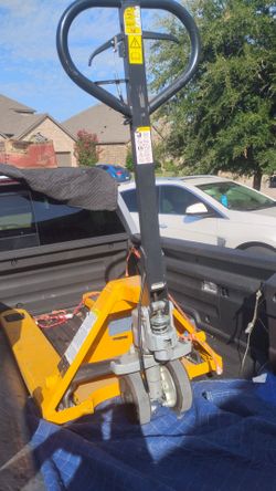 Low profile jacks $499/Palletjacks with brake549