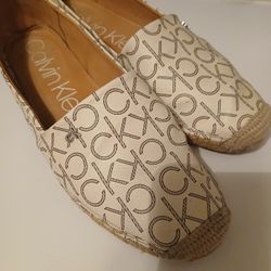 Womens  Calvin Shoes  Size 9 