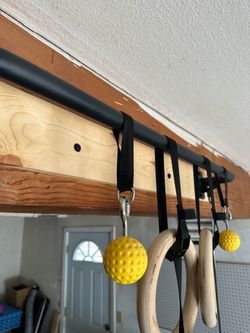 Heavy duty pull up bar with grip attachments