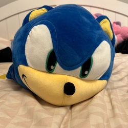 Sonic The Hedgehog stuffy