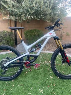 2021 YT Capra pro race