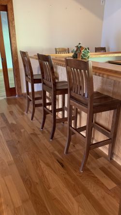 BAR HIGH CHAIRS