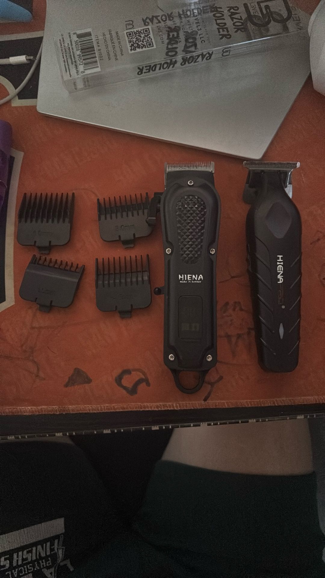 Starter Barber Kit With Cape Qns Guards