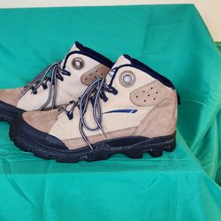 L A Gear Tan and Beige Men Boots with Leather Uppers