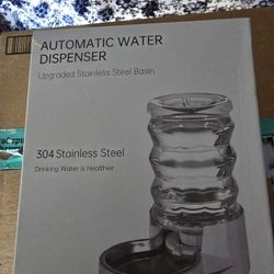 Pet Watering Dispenser 