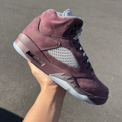 Jordan 5 Burgundy (Size 8.5)