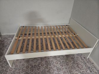 IKEA MALM Bed Frame (Full/Double) - White + LURÖY Slats
