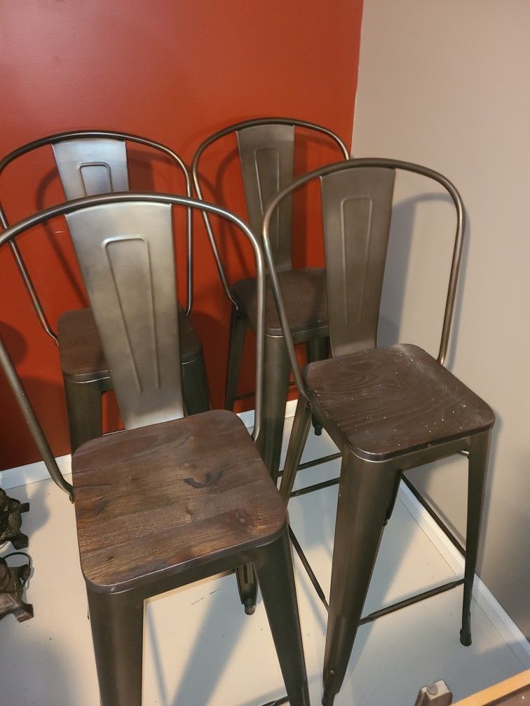 4 Bar Stools