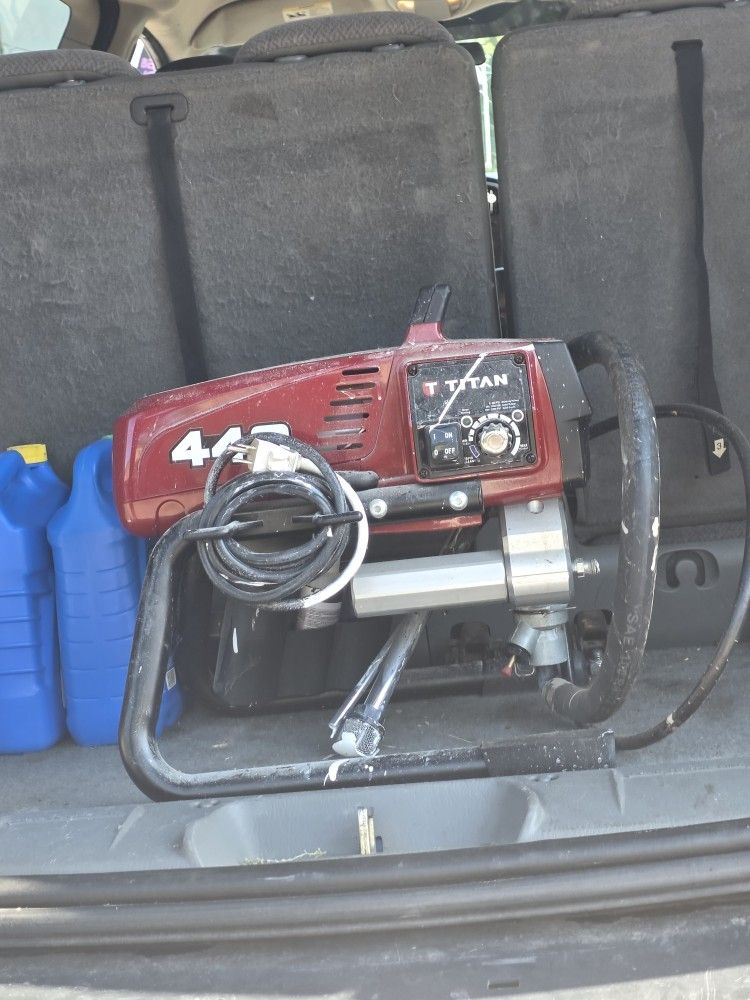 Titan Impact 440 Airless Paint Sprayer