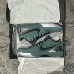 Kobe 4 Protro Girl Dad