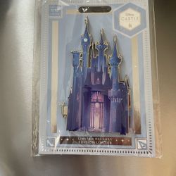 Disney Castle Collection Cinderella Pin (Broken Hinge)