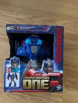 Transformers One Optimus Prime Orion Pax - Transformable 2 in 1 Mask / Figure A2