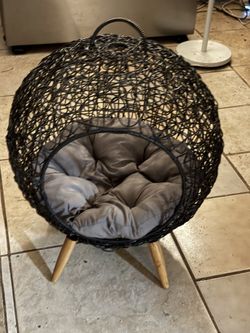 Cat / dog bed