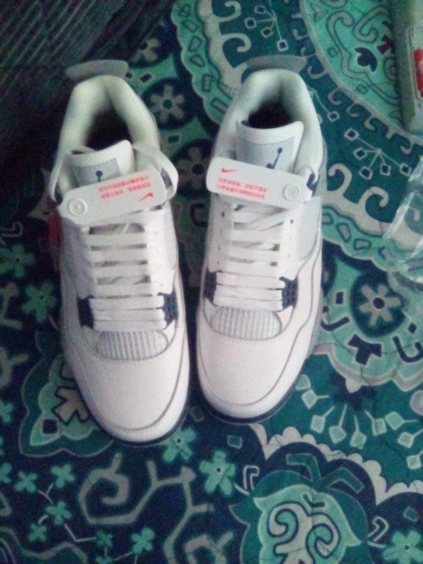 Brand New Retro 4s Air Jordan Asize 9