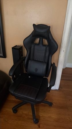 Dowinx Vibrating Gaming Chair