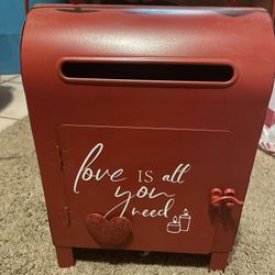 Small Valentines Mail Box Decoration 