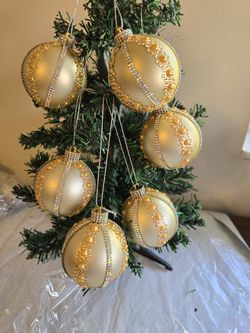 Christmas Ornaments New 6 Piece 2.5 Inch Handmade 