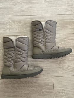 Womens Winter Boots Size 8 Brand New