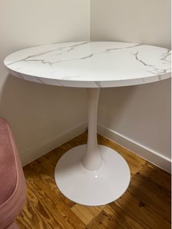 White Tulip Style Round Dining Table