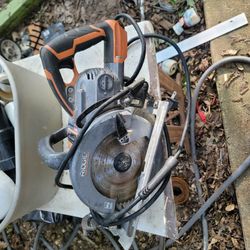 RIDGID 7 1/4 Worm Drive Saw