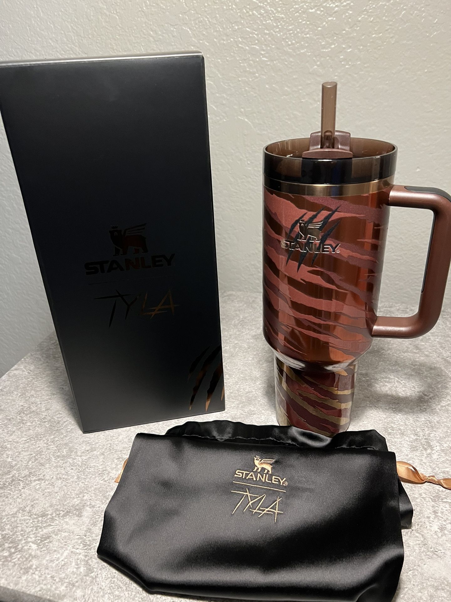 Stanley x Tyla Tyger 40 oz Tumbler LIMITED EDITION