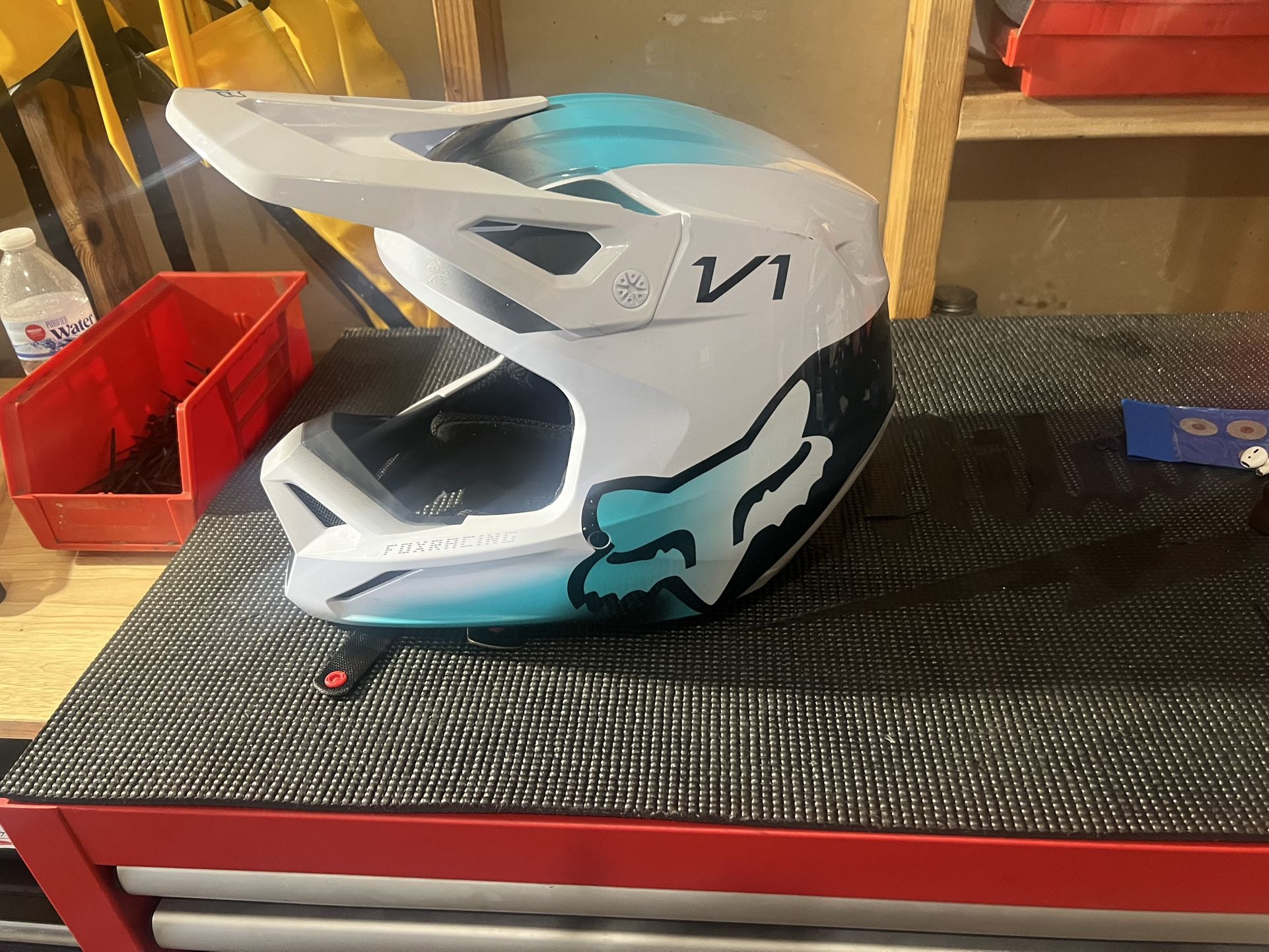 Fox V1 Helmet