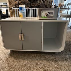 Hidden cat box cabinet w pan