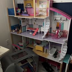 Doll House, Dolls and Accessories 