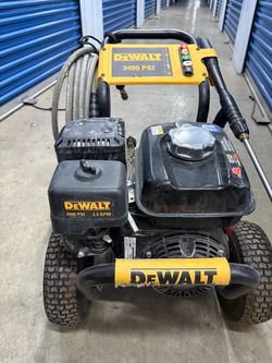 DeWalt 3400 PSI 2.5 GPM Gas Pressure Washer
