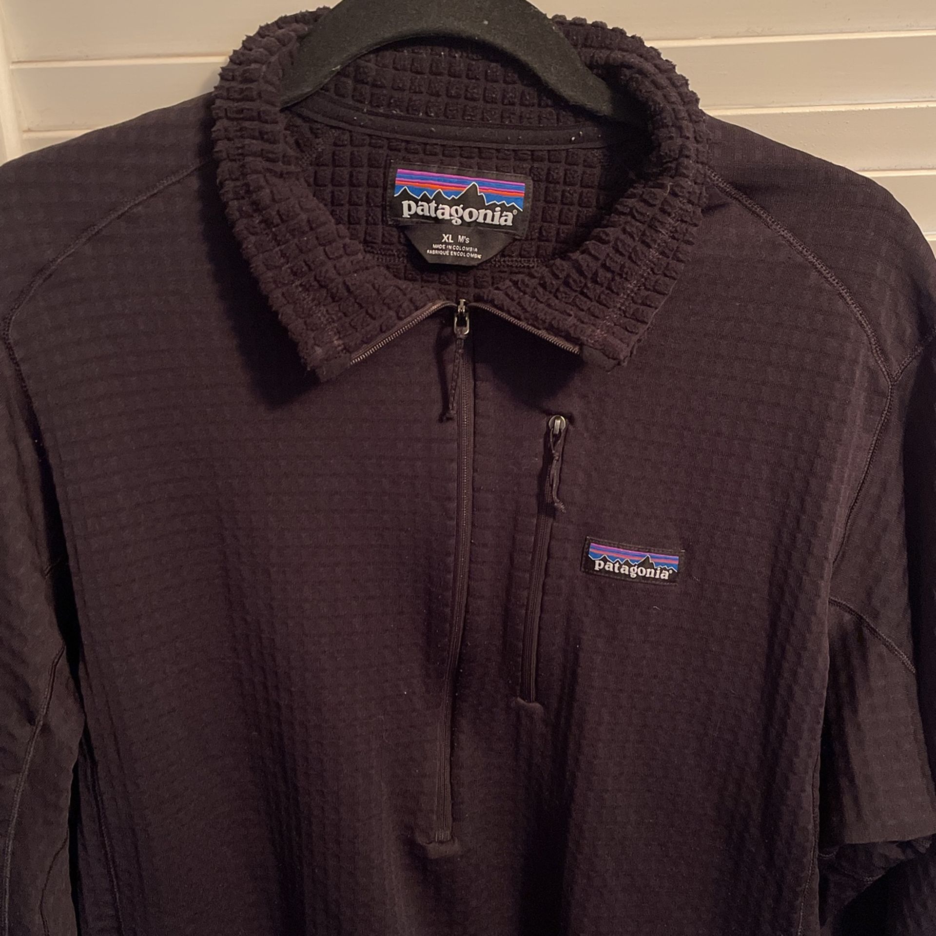 Men’s Patagonia Black 1/4 Zip Pull Over Sweat Shirt