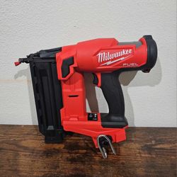 MILWAUKEE M18 FUEL FINISH NAIL GUN 18GA