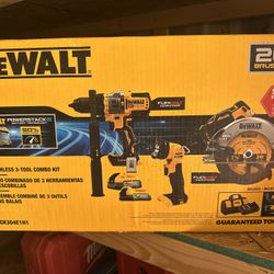 Dewalt 20v Combo Kit Drill / Saw