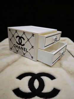 Storage box