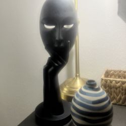 Assorted Decorative Statues/Figurines