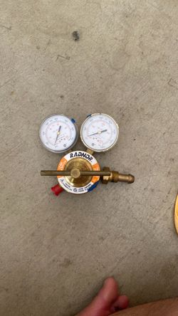 Gas regulator