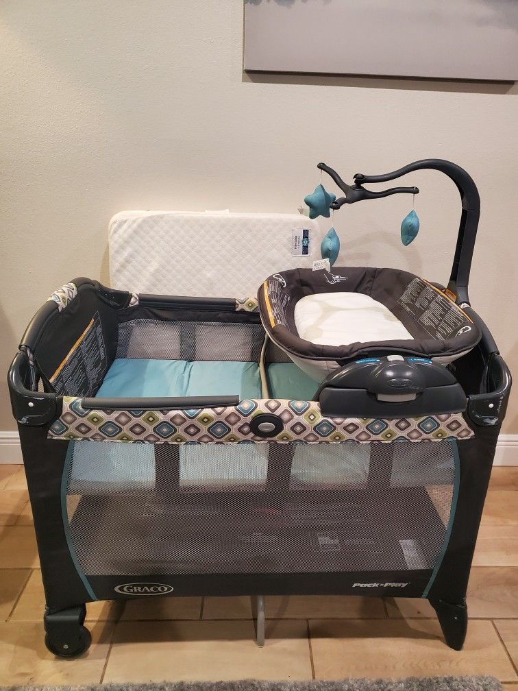 Graco Pack n Play With Mattress