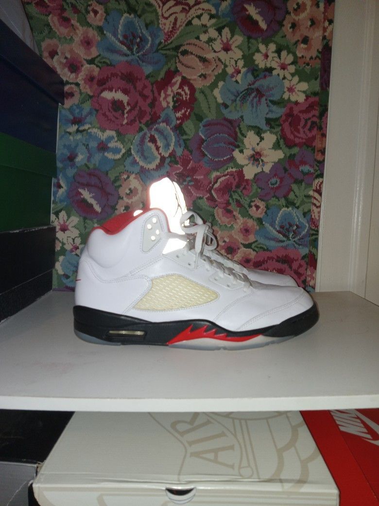 Jordan 5 White Fire Red Size 12.5