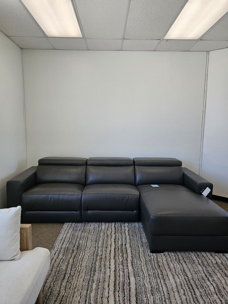 3-pc Leather Sectional  - Nevio 