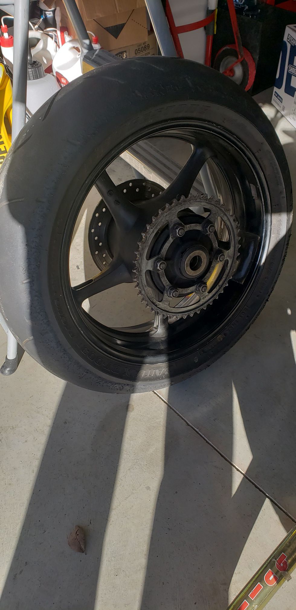 Yamaha r6 rim w/tire