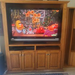 FREE ENTERTAINMENT CENTER