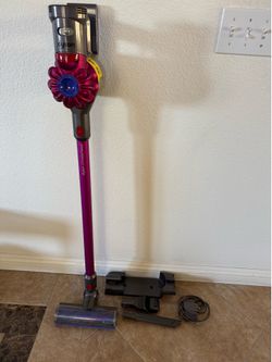 Dyson v7