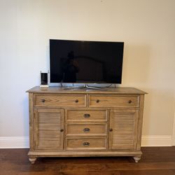 TV Stand / Media Console