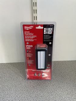 Milwaukee 12 V floodlight brand new