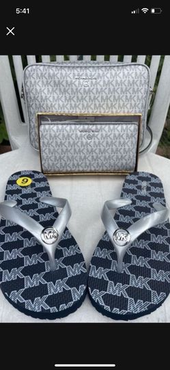 Michael Kors Silver Crossbody Set  Flip flops size 9 Serious inquiries only please  Pick up location in Pico Rivera 